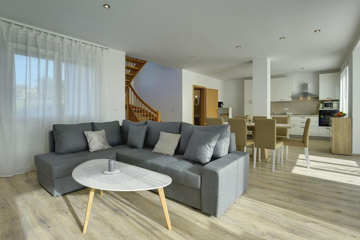 Holiday Home Bellissima วอดิยัน ภายนอก รูปภาพ